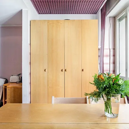 With Private Parking & Shared Pool! Apartment