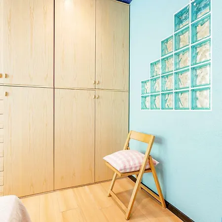 With Private Parking & Shared Pool! Apartment
