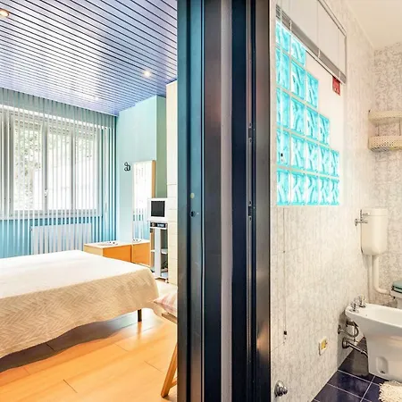 Apartment With Private Parking & Shared Pool!
